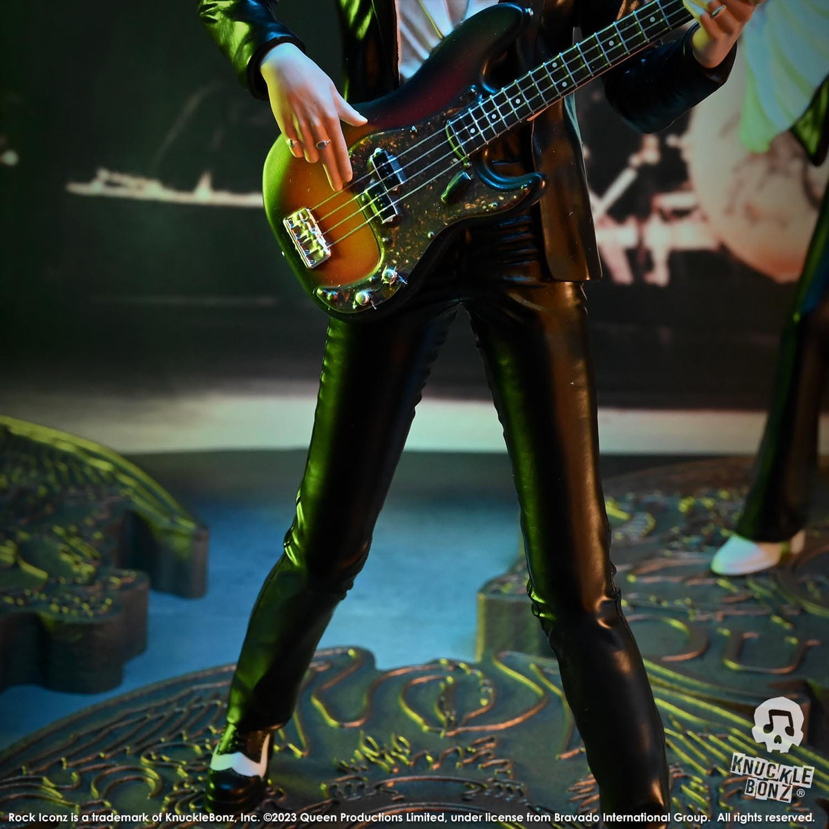 Queen Rock Iconz Statue - John Deacon II (Sheer Heart Attack Era) 23 cm