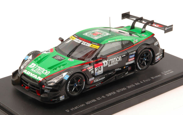 نيسان GT-R N.24 الفائز فوجي سوبر GT500 2015 د.ساساكي-م.كروم 1:43