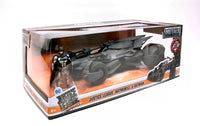 BATMOBILE "JUSTICE LEAGUE" W/BATMAN 1:24