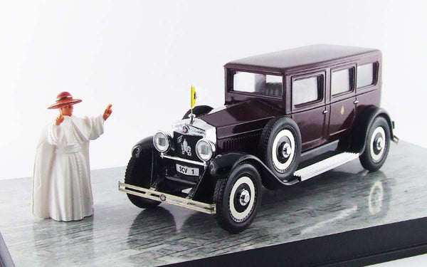 FIAT 525 PAPA PIO XI PERSONAL CAR WITH PAPA FIGURE 1:43