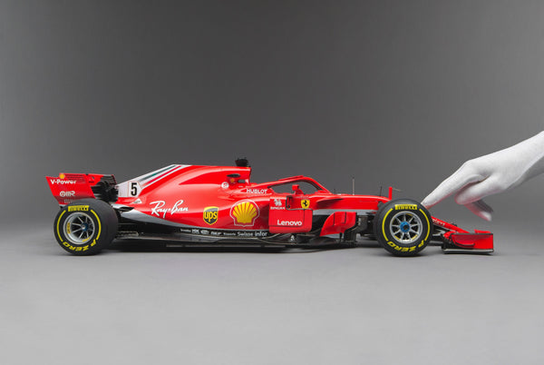 Ferrari SF71-H 1:8 - Sebastian Vettel Winner GP Australia 2018 - Amalgam