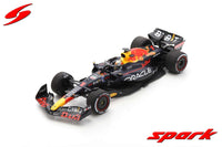 ريد بُل - F1 RB18 n.1 (2022) 1:18 - ماكس فيرستابين - الفائز بجائزة أبو ظبي الكبرى - مع علامات الإطارات - سبارك 