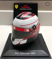 Kimi Raikkonen Helmet 2007 + Ferrari F2007 1:43 - Schubert - 1:5 Spark