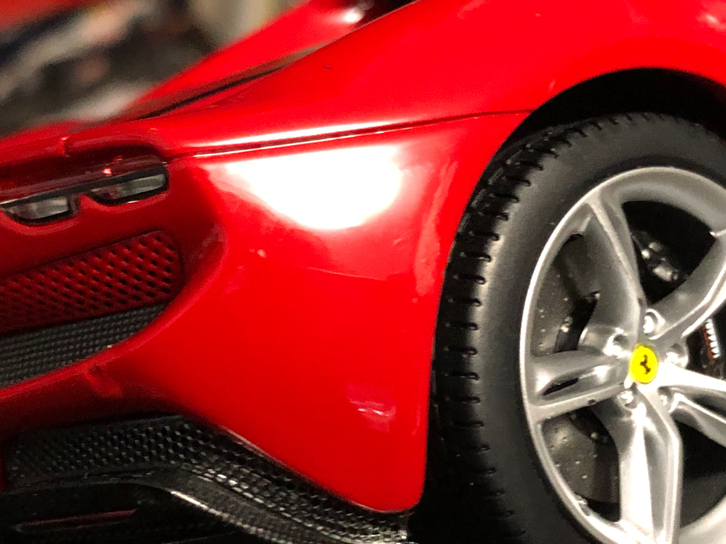 DEFECT Ferrari 296 GTB 1:18 – Rosso Corsa 322 - BBR