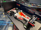 Red Bull RB16B (2021) 1:18 - Max Verstappen GP Turkish 2021 - Minichamps