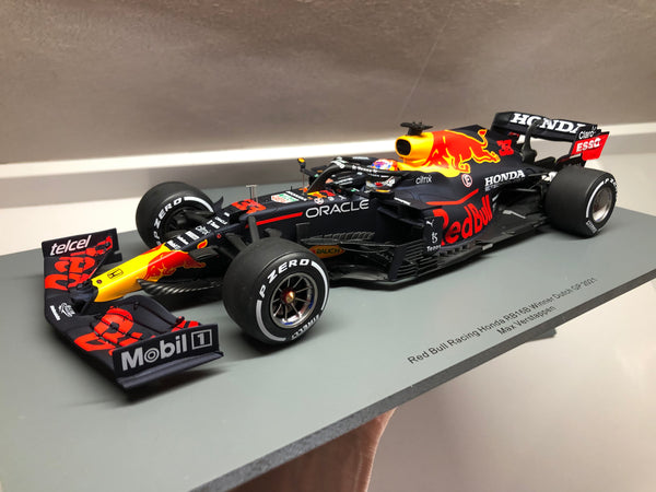 Red Bull RB16B (2021) 1:18 - ماكس فيرستابين الفائز بسباق الجائزة الكبرى الهولندي 2021 - سبارك 