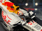 Red Bull RB16B (2021) 1:18 - Max Verstappen GP Turkish 2021 - Minichamps
