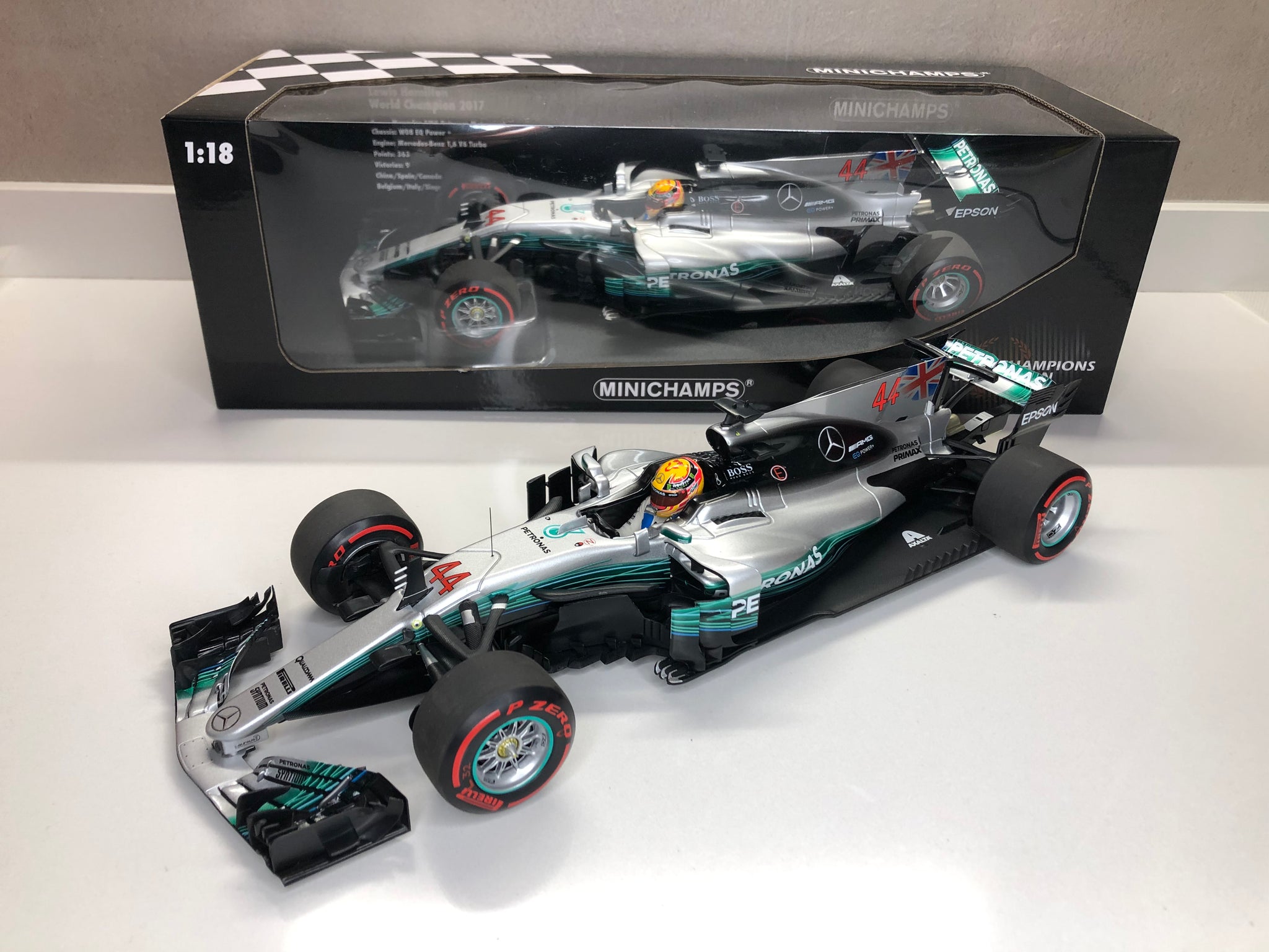 Mercedes - AMG F1 W08 n.44 (2017) 1:18 - World Champion Lewis