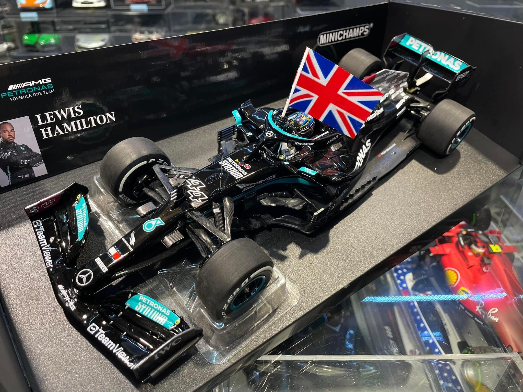 Mercedes - F1 AMG W12 n.44 (2021) 1:18 - Lewis Hamilton - Winner GP  Silverstone - Minichamps