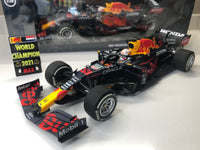 Red Bull RB16B (2021) 1:18 - Max Verstappen Winner GP Abu Dhabi WORLD CHAMPION w/ PIT BOARDS 2021 - Minichamps