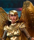 فيلم Wonder Woman 1984 - الدرع الذهبي 1:6 (30 سم) - شخصية أكشن - ألعاب مثيرة